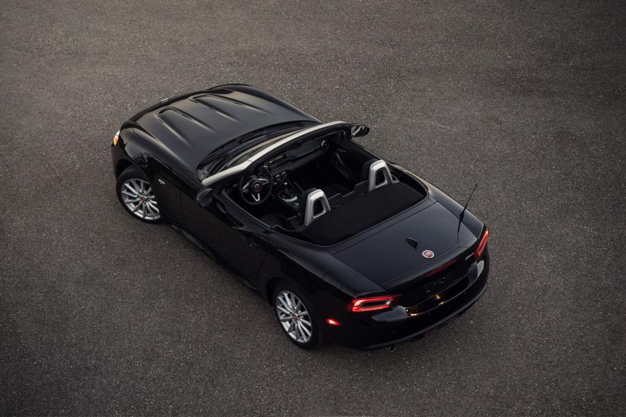  Fiat 124 Spider 2016 года  (US) (фото 4 из 36)